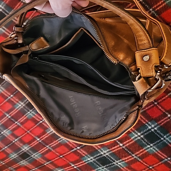 Realer Purse - Picture 3 of 11